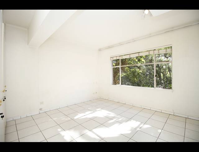 3 BEDROOM APARTMENT FOR SALE IN HOUGHTON ESTATE